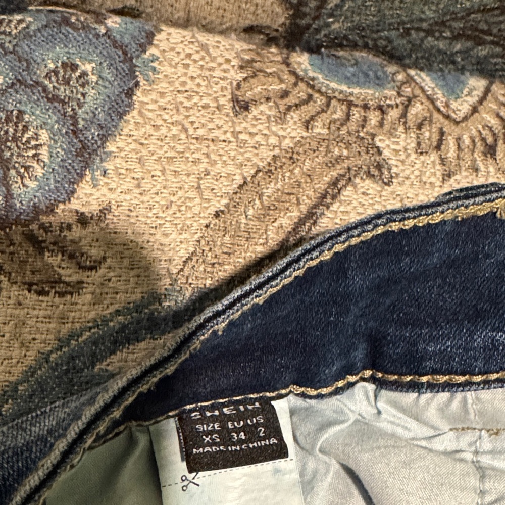 SHEIN Dark Blue Distressed Jean Shorts - Picture 3 of 4
